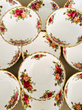 Load image into Gallery viewer, Set of 6 Royal Albert old country roses fruit bowls
