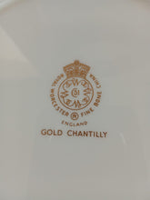 Load image into Gallery viewer, Set of 6 Royal Worcester dinner plates ‘Gold chantilly’ 26cm
