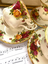 Load image into Gallery viewer, Royal Albert set of 4 old country roses coffee cups and saucers
