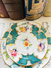 Load image into Gallery viewer, Beautiful 1930s teacup trio
