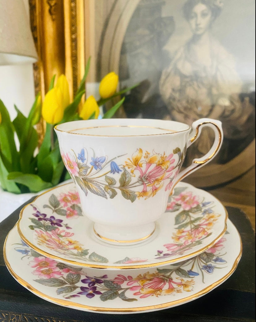 Paragon ‘country lane’ teacup trio