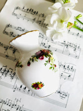 Load image into Gallery viewer, Royal Albert small old country roses vase 9cm
