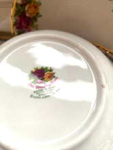 Load image into Gallery viewer, Set of 6 Royal Albert old country roses dessert bowls
