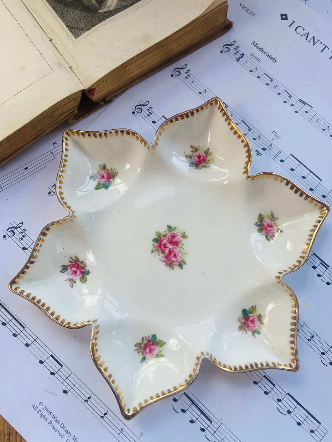 Beautiful flower shaped trinket dish with hand painted roses and gilt trim by Duchess china England