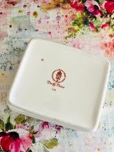 Load image into Gallery viewer, Royal Crown Derby fine bone china box ‘Posies pattern’
