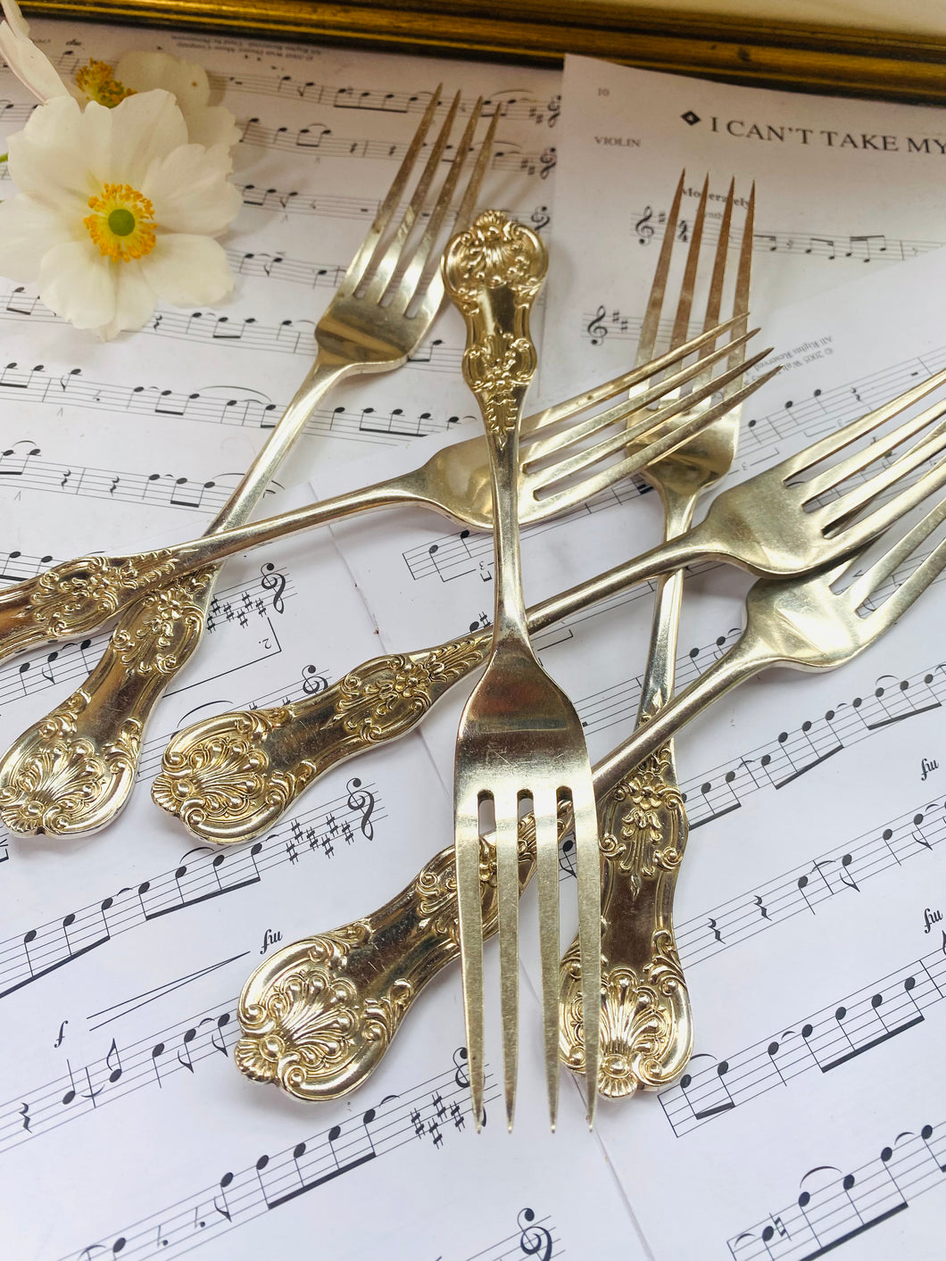 Set of six silver plated dinner forks in the Queens pattern