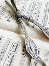Load image into Gallery viewer, Silver plated vintage grape scissors
