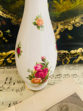 Load image into Gallery viewer, Royal Albert ‘old country roses’ vase 19cm High
