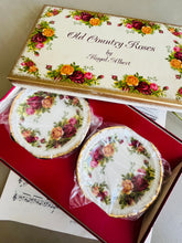 Load image into Gallery viewer, Pair of Royal Albert old country roses trinket dishes in original box
