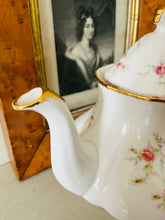 Load image into Gallery viewer, Large Paragon ‘victoriana rose’ Teapot
