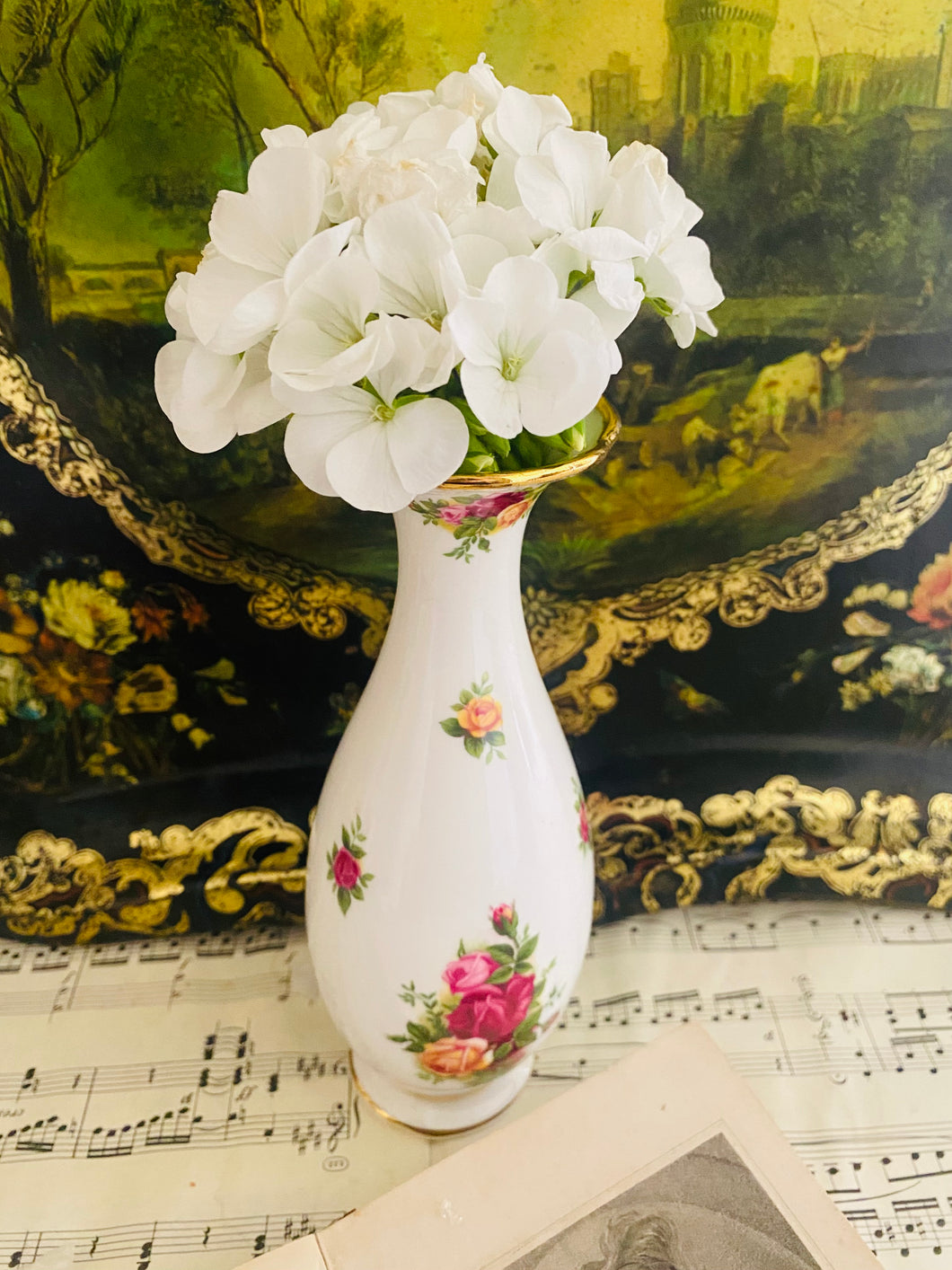 Royal Albert ‘old country roses’ vase 19cm High