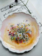 Load image into Gallery viewer, Royal Albert collectors plate ‘Shakespeare’s Flowers’
