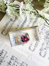 Load image into Gallery viewer, Cute Continental porcelain box
