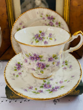 Load image into Gallery viewer, Paragon teacup trio Malandi
