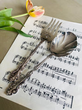 Load image into Gallery viewer, Vintage salad servers
