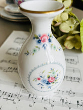 Load image into Gallery viewer, Wedgwood ‘Rosedale’ small case
