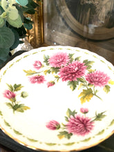 Load image into Gallery viewer, Royal Albert November Flower of the Month teacup and saucer
