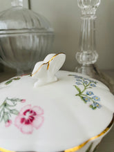 Load image into Gallery viewer, Pretty Aynsley china trinket pot with butterfly lid
