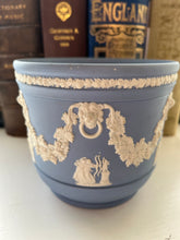 Load image into Gallery viewer, Wedgwood jasperware plant holder 12cm high 13cm wide at top
