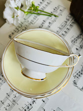 Load image into Gallery viewer, Rare and beautiful Paragon china teacup trio with double warranted backstamp
