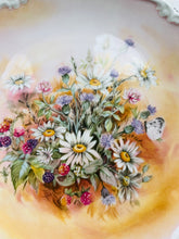 Load image into Gallery viewer, Royal Albert collectors plate ‘Shakespeare’s Flowers’
