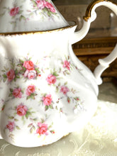 Load image into Gallery viewer, Paragon large teapot ‘victoriana rose’
