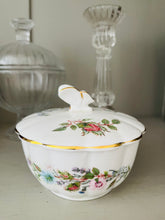 Load image into Gallery viewer, Pretty Aynsley china trinket pot with butterfly lid
