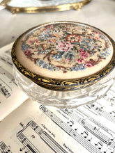 Load image into Gallery viewer, Original vintage glass dressing table pot
