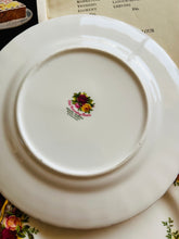 Load image into Gallery viewer, Royal Albert set of 5 vintage teaplates in the old country roses pattern 1962-1974 back stamp
