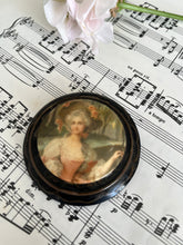 Load image into Gallery viewer, Original French vintage compact
