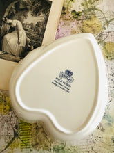 Load image into Gallery viewer, Aynsley ‘wild Tudor’ leaf/heart shaped trinket dish
