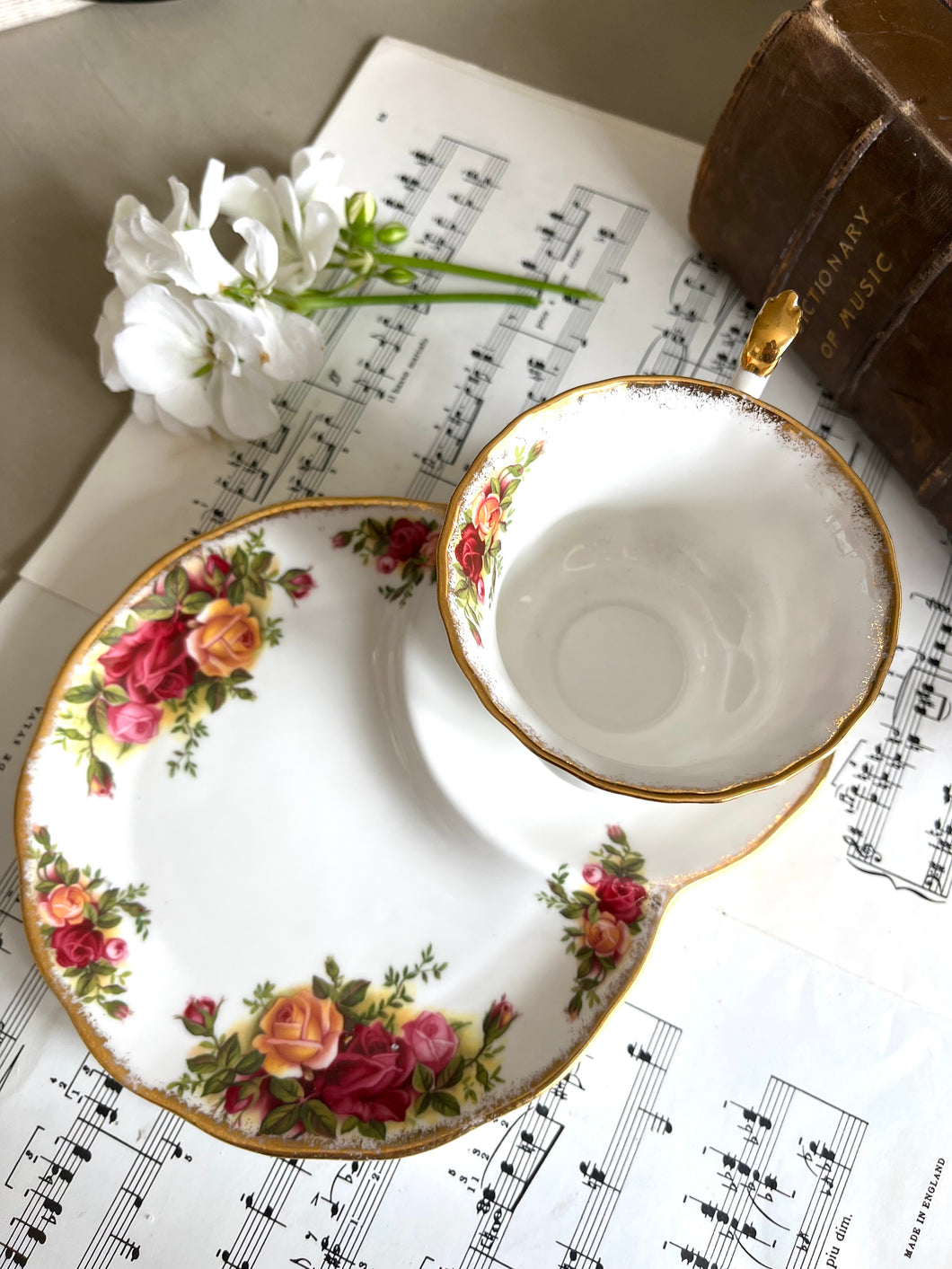 Royal Albert old country roses snack set