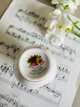 Load image into Gallery viewer, Royal Albert small old country roses vase 9cm
