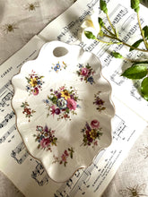 Load image into Gallery viewer, Hammersley leaf shaped serving dish featuring the Howard Sprays pattern
