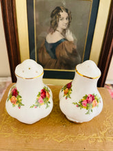 Load image into Gallery viewer, Royal Albert ‘old country roses’ salt and pepper pots
