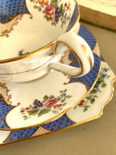 Load image into Gallery viewer, Aynsley china 1930s Teacup trio ‘Scala’ pattern
