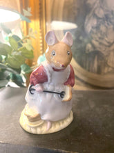 Load image into Gallery viewer, Royal Doulton Bramley hedge figurine ‘Clover’
