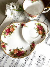 Load image into Gallery viewer, Royal Albert old country roses snack set
