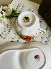 Load image into Gallery viewer, Royal Albert old country roses snack set
