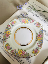 Load image into Gallery viewer, Colclough 1940s floral Teacup Trio
