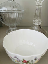 Load image into Gallery viewer, Pretty Aynsley china trinket pot with butterfly lid
