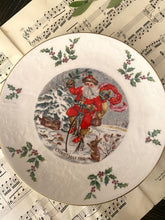 Load image into Gallery viewer, Royal Doulton Christmas plate 21cm
