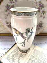 Load image into Gallery viewer, Gorgeous Wedgwood vase ‘Humming Birds’
