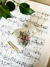 Load image into Gallery viewer, Small Royal Albert vase
