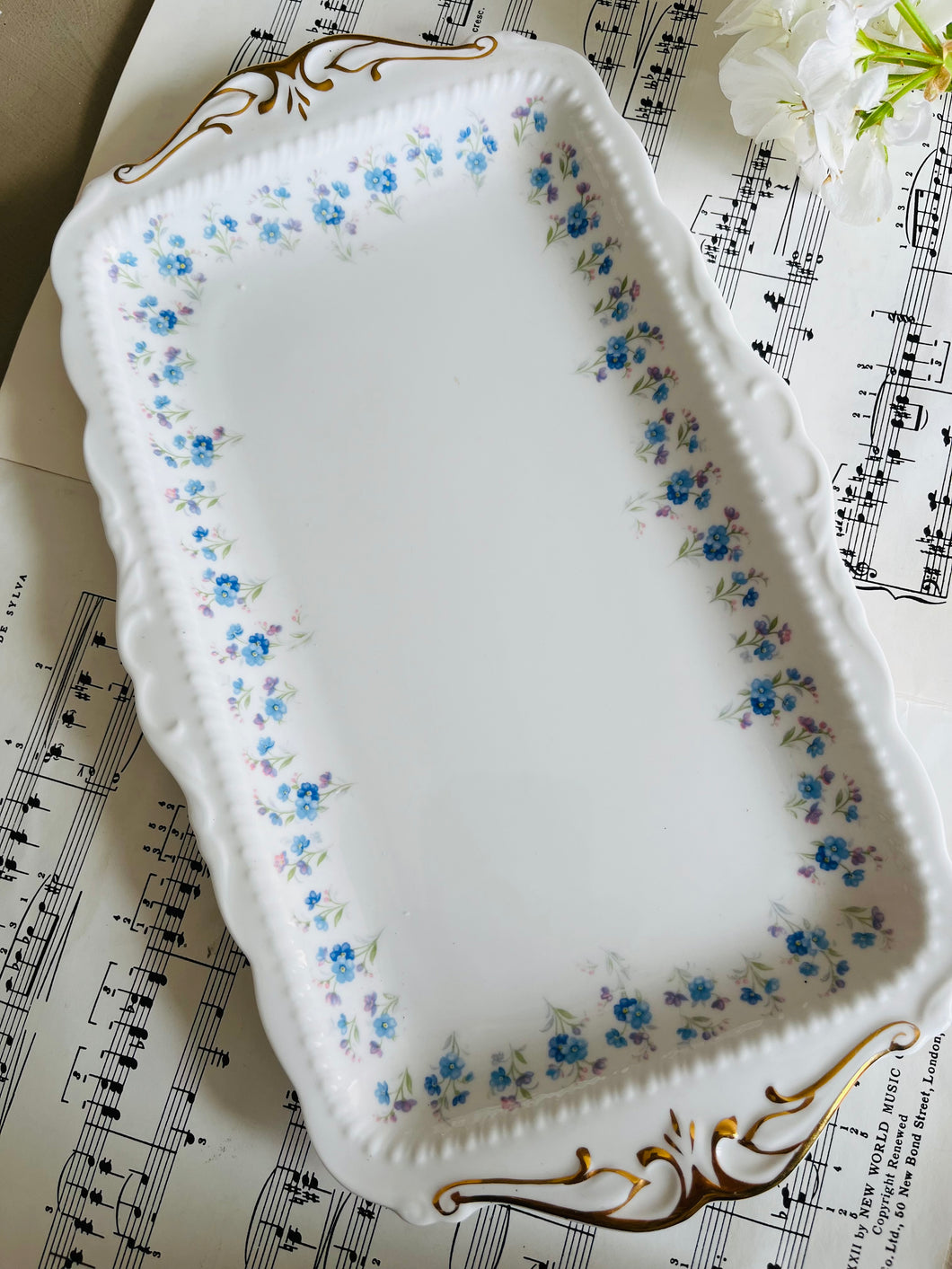 Royal Albert ‘memory lane’ pattern sandwich plate