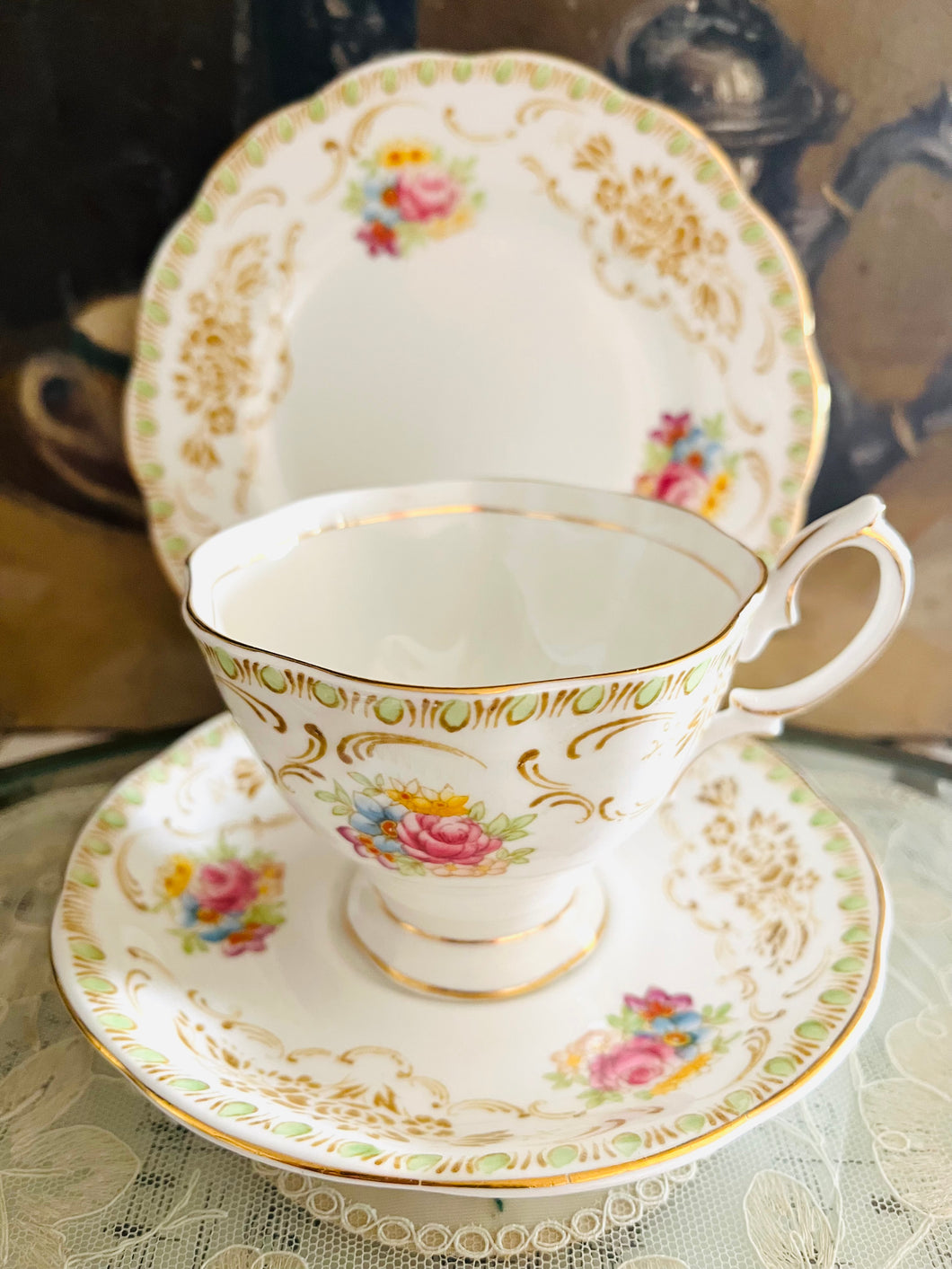 Rare Royal Albert ‘damask’ teacup trio 1940s/50s