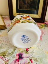 Load image into Gallery viewer, Aynsley fine bone china lidded pot 7cm high
