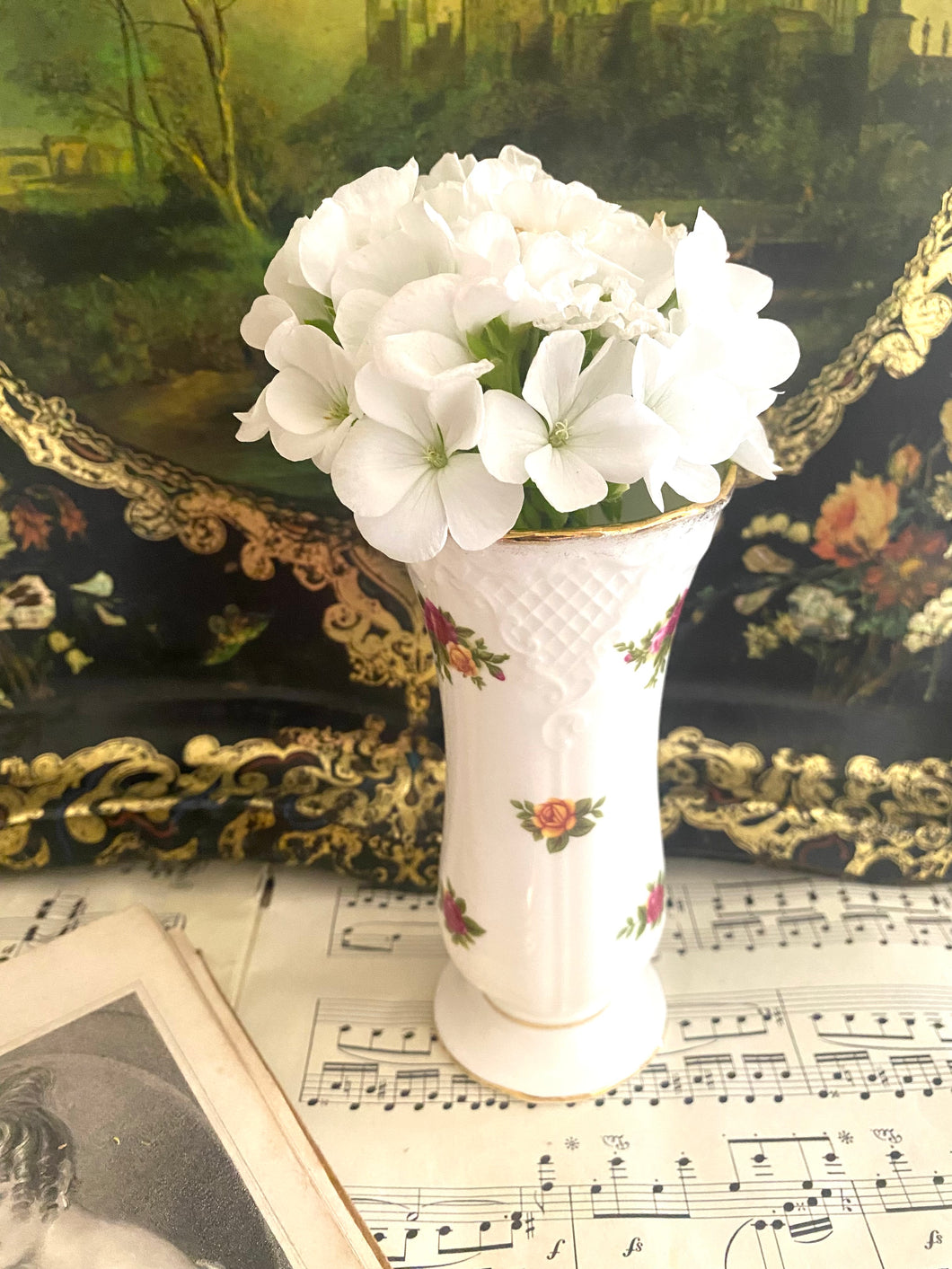 Royal Albert ‘old country roses’ vase 14cm