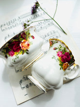 Load image into Gallery viewer, Royal Albert ‘old country roses’ creamer and sugar bowl
