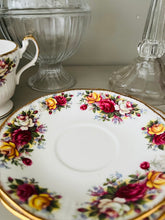 Load image into Gallery viewer, Elegant Queens china large teacup trio
